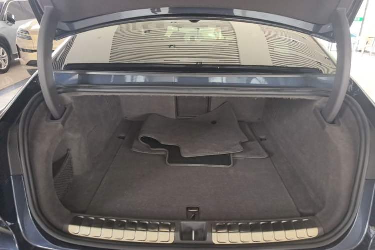 Used Nio ET7 2022 100 kWh Trunk