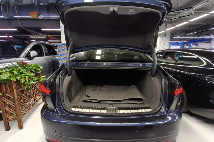 Used Nio ET7 2022 75 kWh Trunk