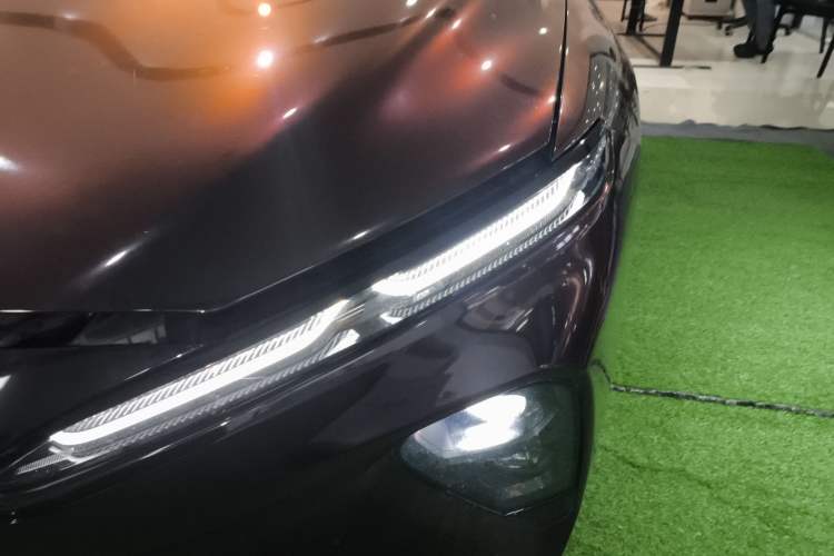 Used Nio ET7 2022 100 kWh Left Front Headlight