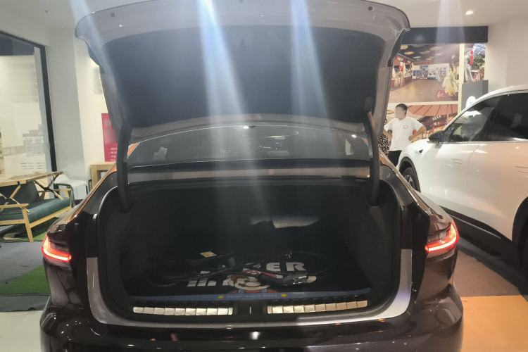 Used Nio ET7 2022 100 kWh Trunk