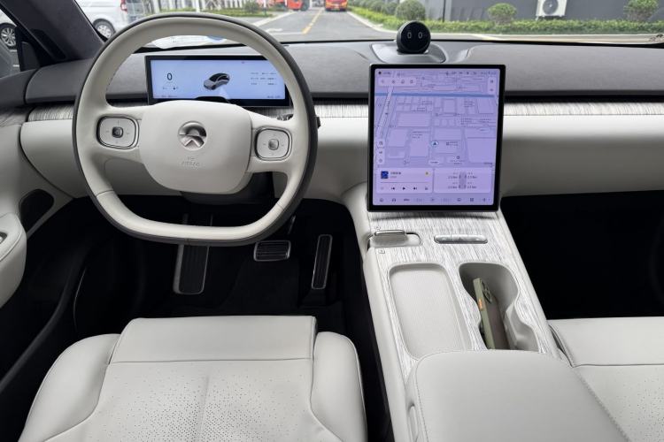 Used Nio ET7 2022 75 kWh Interior 1