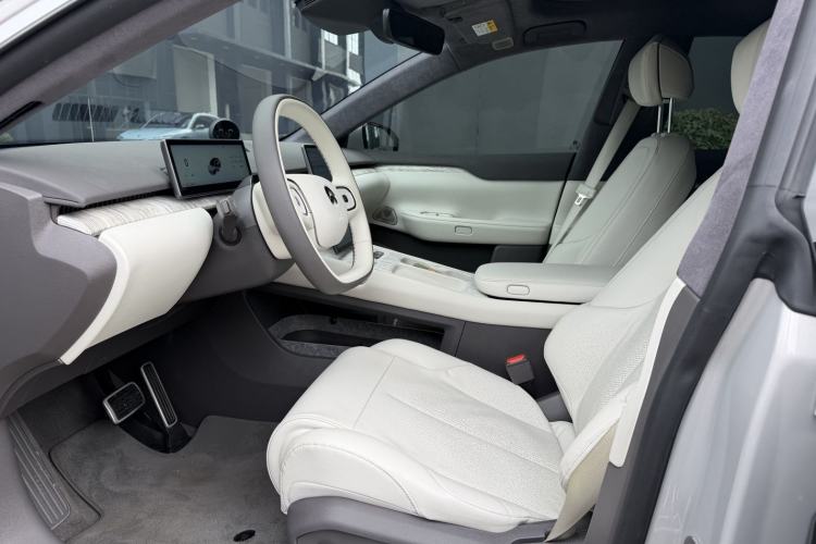 Used Nio ET7 2022 75 kWh Left Front Seat