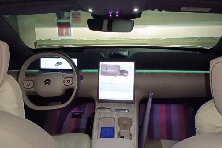 Used Nio ET7 2022 75 kWh Center Console