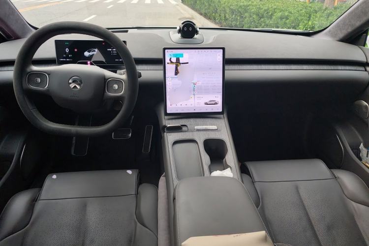 Used Nio ET7 2022 75 kWh Center Console