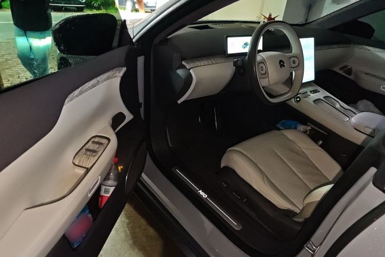Used Nio ET7 2022 75 kWh Driver Seat