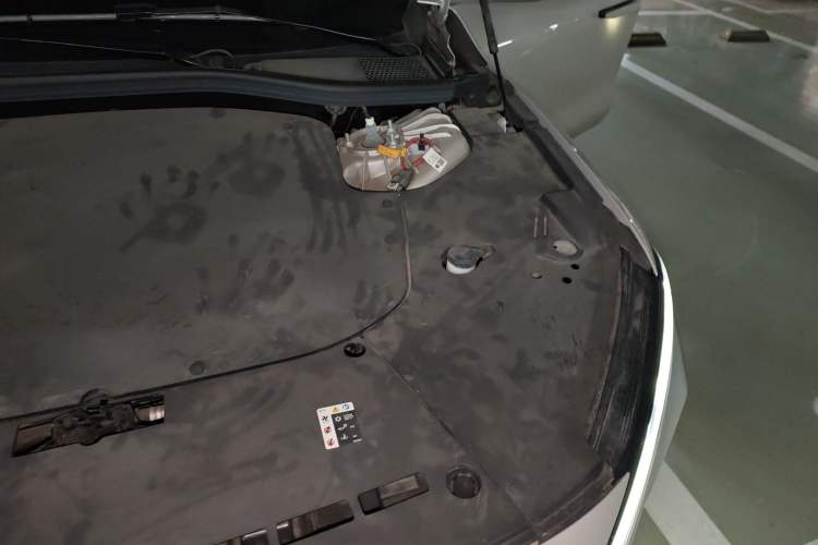 Used Nio ET7 2022 75 kWh Engine Bay Left