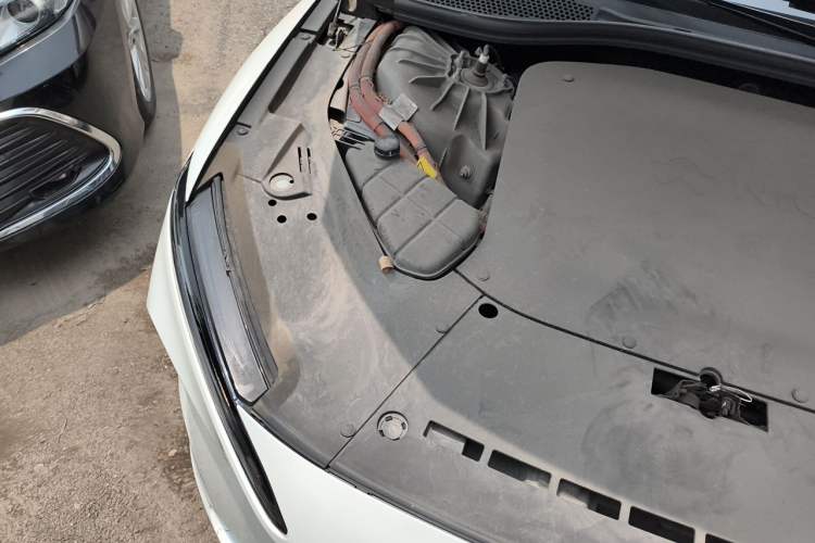 Used Nio ET7 2022 75 kWh Engine Bay Right