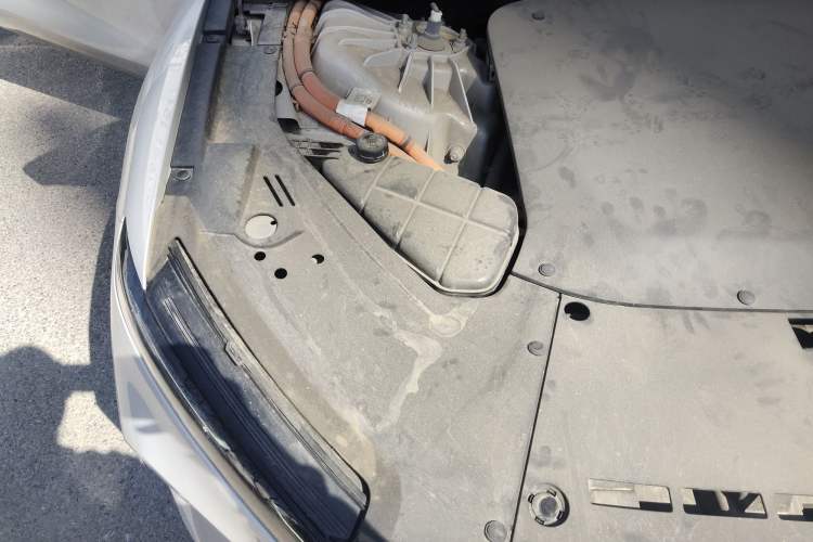 Used Nio ET7 2022 75 kWh Engine Bay Right