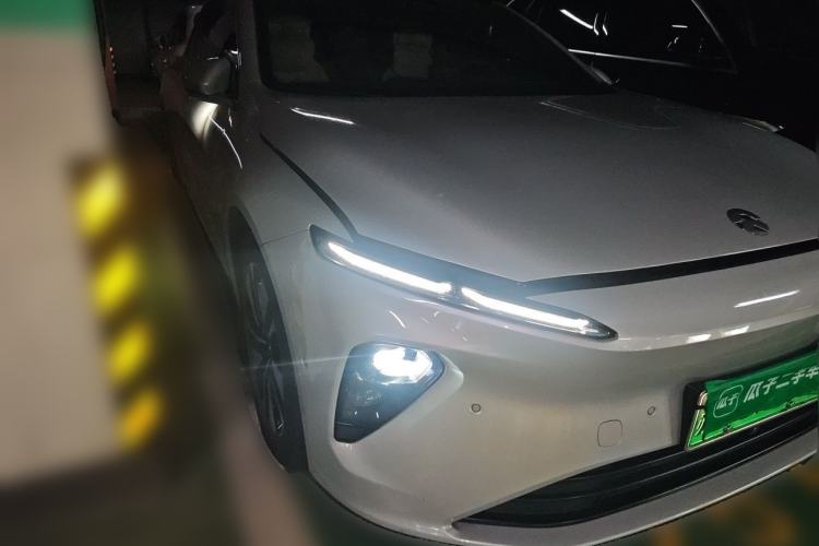 Used Nio ET7 2022 75 kWh Front Right 45 Deg