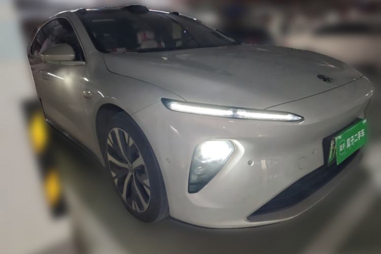 Used Nio ET7 2022 75 kWh Front Right 45 Deg