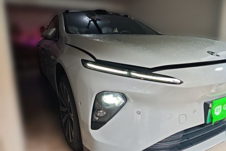 Used Nio ET7 2022 75 kWh Front Right 45 Deg