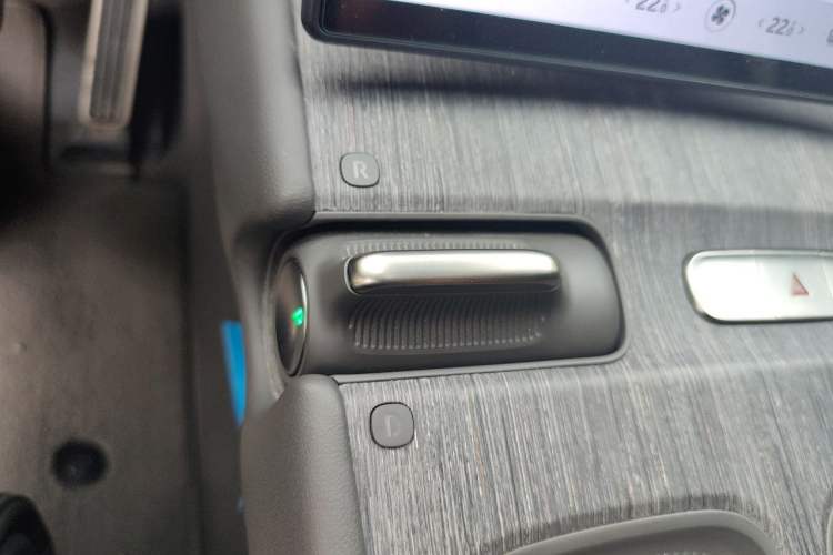 Used Nio ET7 2022 75 kWh Gear Lever