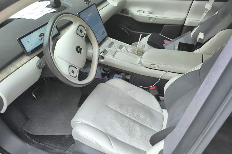 Used Nio ET7 2022 75 kWh Left Front Seat