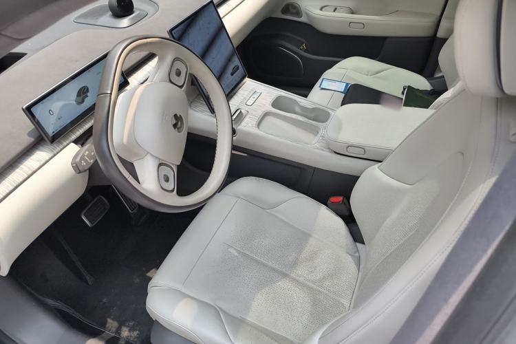 Used Nio ET7 2022 75 kWh Left Front Seat