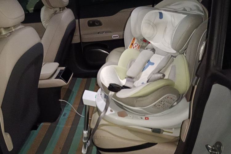 Used Nio ET7 2022 75 kWh Left Rear Seat