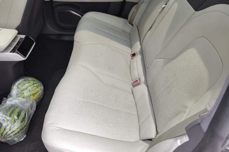 Used Nio ET7 2022 75 kWh Left Rear Seat