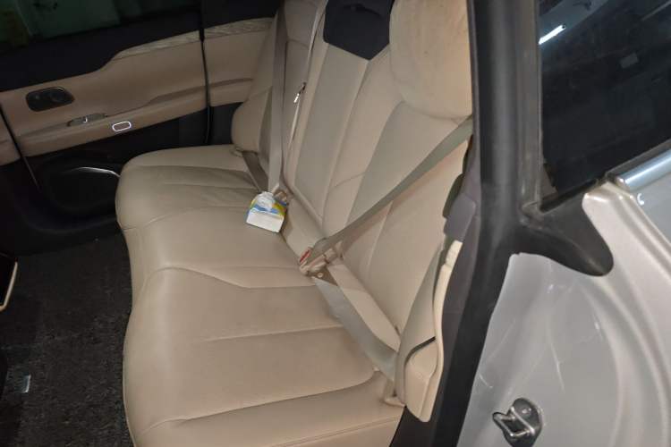 Used Nio ET7 2022 75 kWh Left Rear Seat