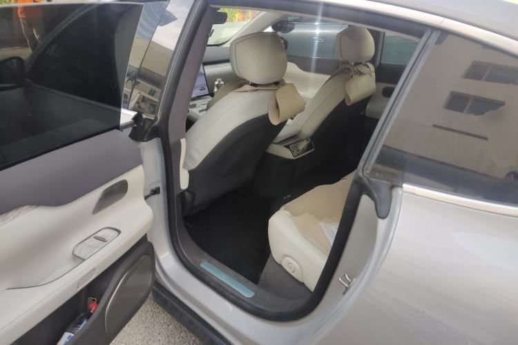 Used Nio ET7 2022 75 kWh Left Rear Seat