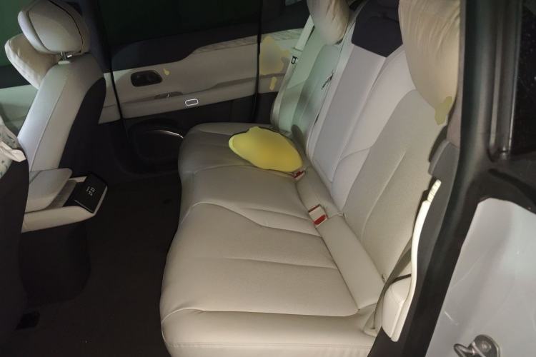 Used Nio ET7 2022 75 kWh Left Rear Seat