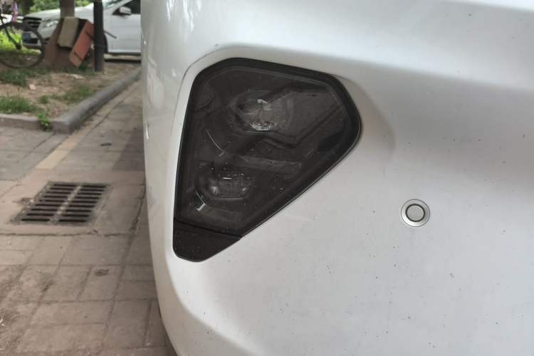 Used Nio ET7 2022 75 kWh Right Front Headlight