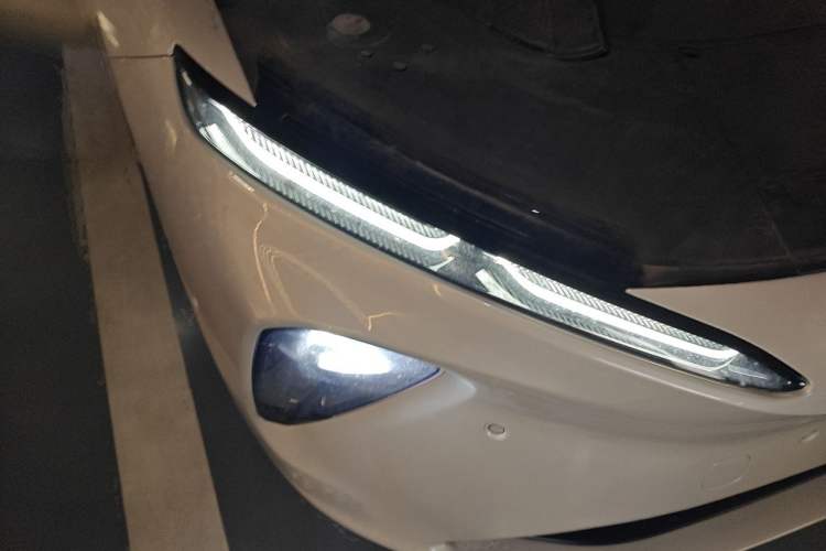 Used Nio ET7 2022 100 kWh Right Front Headlight