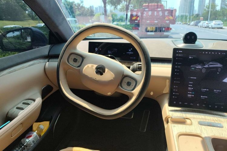 Used Nio ET7 2022 100kWh First Edition Steering Wheel