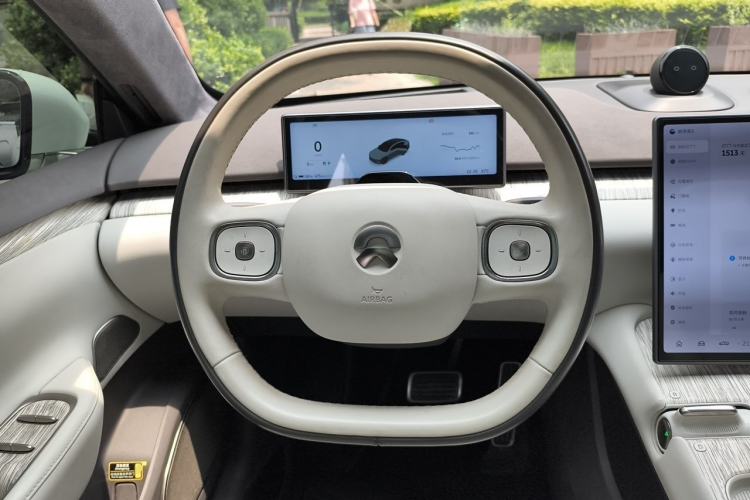 Used Nio ET7 2022 75 kWh Steering Wheel