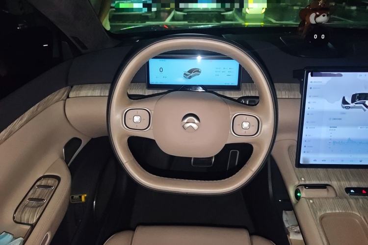 Used Nio ET7 2022 75 kWh Steering Wheel