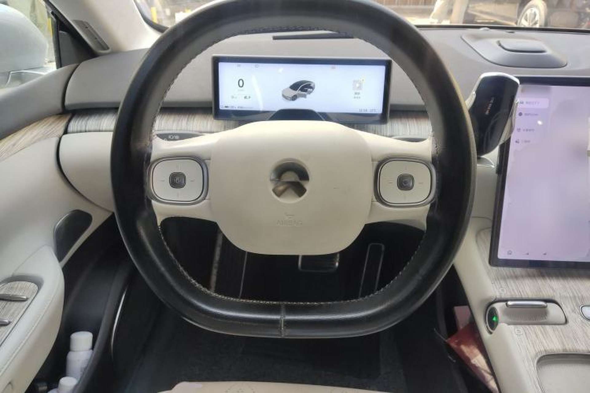 Used Nio ET7 2022 75 kWh Steering Wheel