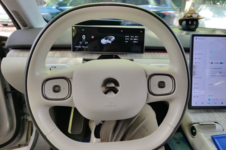 Used Nio ET7 2022 75 kWh Steering Wheel
