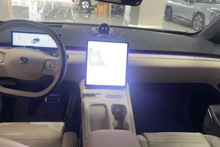 Used Nio ET7 2022 75 kWh Center Console
