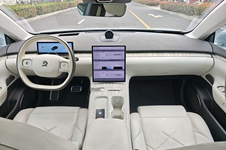 Used Nio ET7 2022 100kWh First Edition Center Console