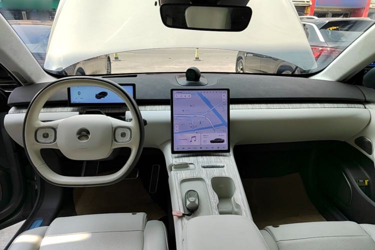 Used Nio ET7 2022 100kWh First Edition Center Console
