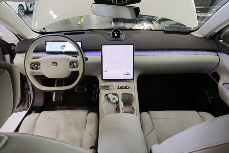 Used Nio ET7 2022 75 kWh Center Console