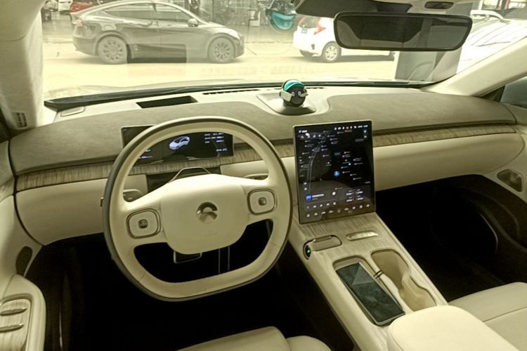 Used Nio ET7 2022 100kWh First Edition Center Console