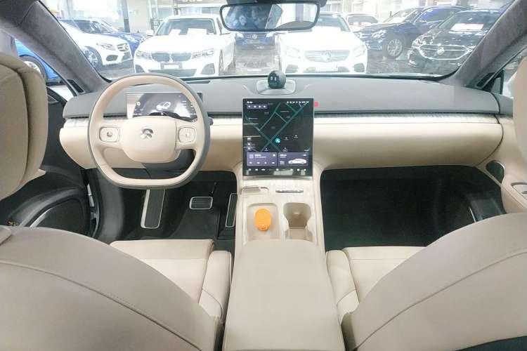 Used Nio ET7 2022 100kWh First Edition Center Console