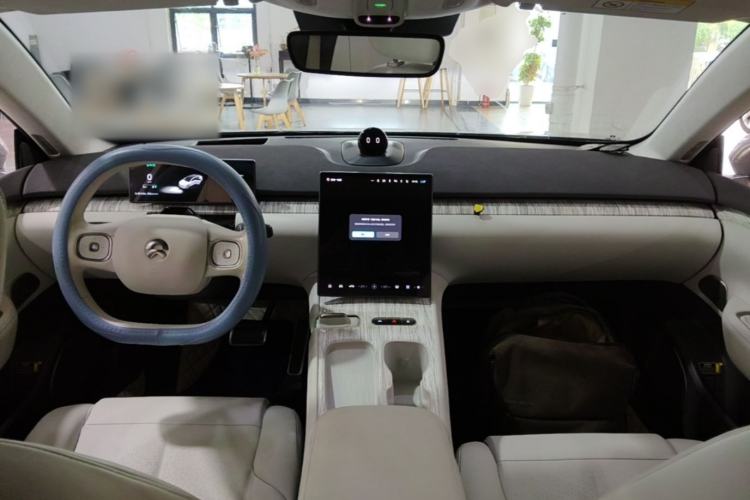 Used Nio ET7 2022 75 kWh Center Console