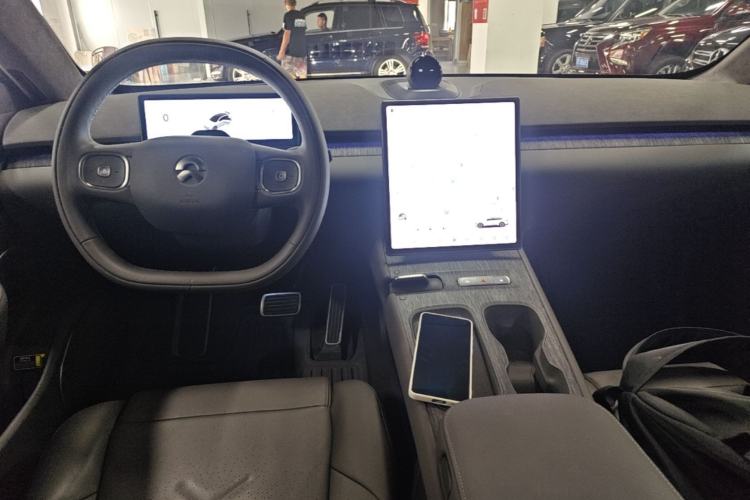 Used Nio ET7 2022 100kWh First Edition Center Console