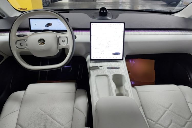 Used Nio ET7 2022 100kWh First Edition Center Console