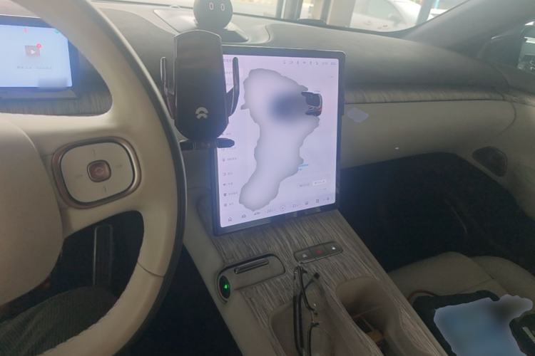 Used Nio ET7 2022 75 kWh Center Console
