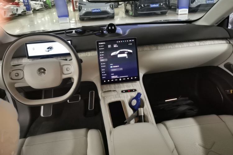 Used Nio ET7 2022 75 kWh Center Console