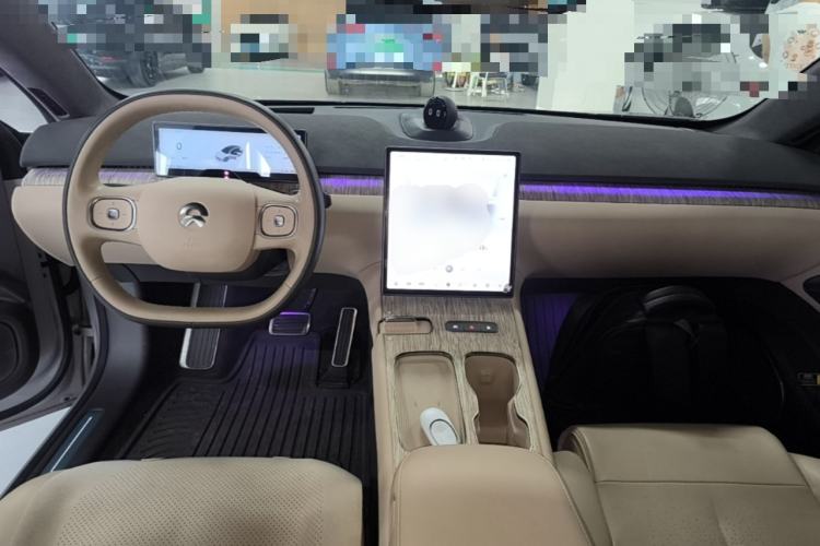 Used Nio ET7 2022 75 kWh Center Console