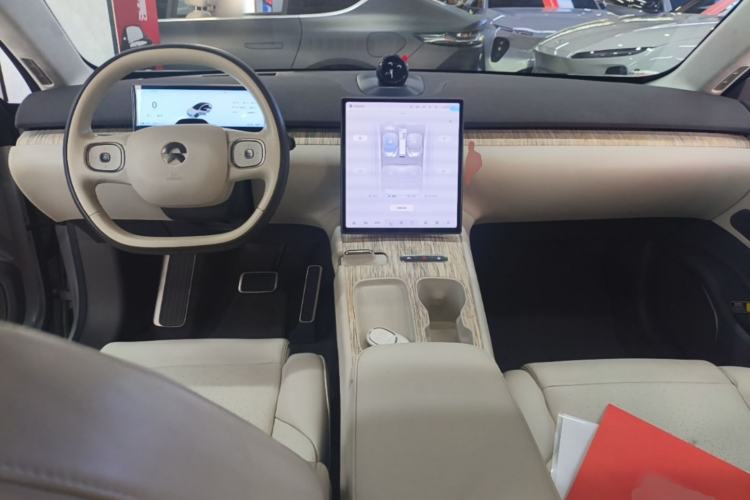 Used Nio ET7 2022 100kWh First Edition Center Console