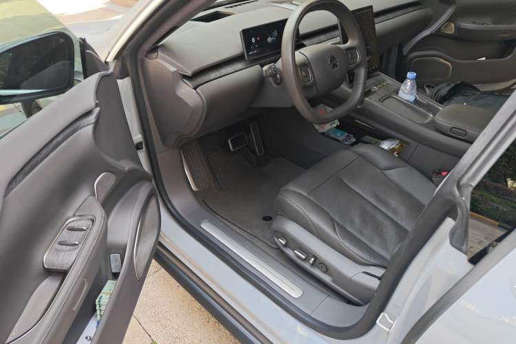 Used Nio ET7 2022 100 kWh Driver Seat