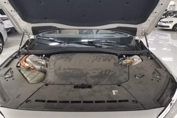 Used Nio ET7 2022 75 kWh Engine Bay