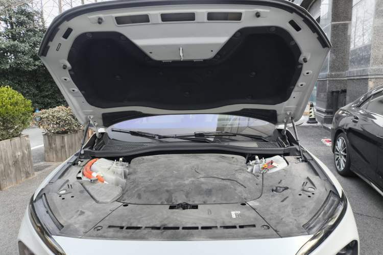 Used Nio ET7 2022 75 kWh Engine Bay