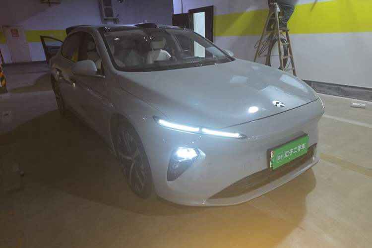 Used Nio ET7 2022 100kWh First Edition Front Right 45 Deg