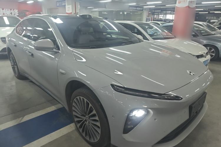 Used Nio ET7 2022 75 kWh Front Right 45 Deg