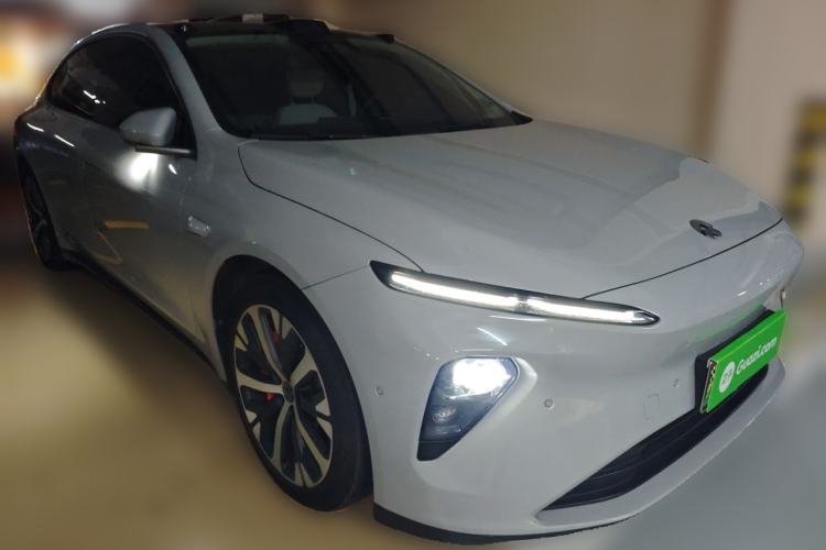 Used Nio ET7 2022 75 kWh Front Right 45 Deg