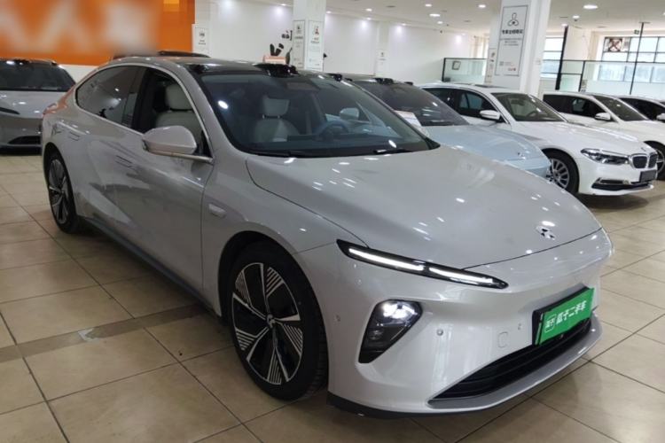 Used Nio ET7 2022 75 kWh Front Right 45 Deg